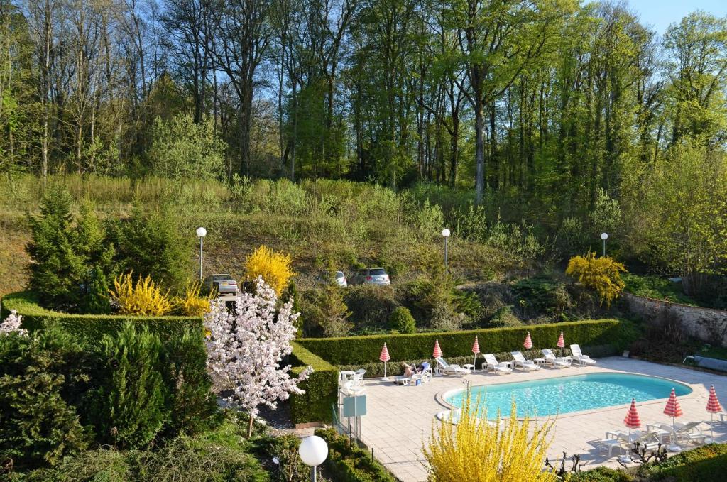 Hotel Et Studios D'Orfeuil Bourbonne-les-Bains Habitación foto