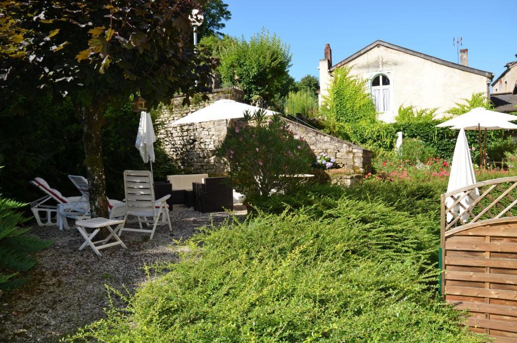 Hotel Et Studios D'Orfeuil Bourbonne-les-Bains Habitación foto