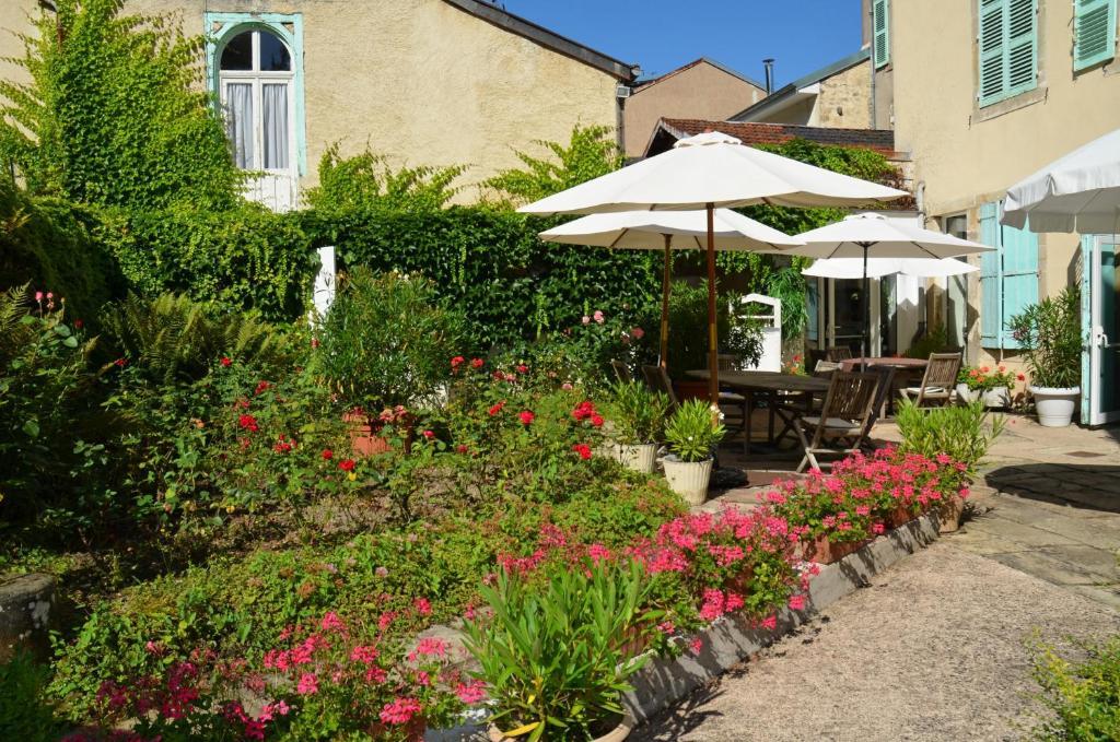 Hotel Et Studios D'Orfeuil Bourbonne-les-Bains Habitación foto